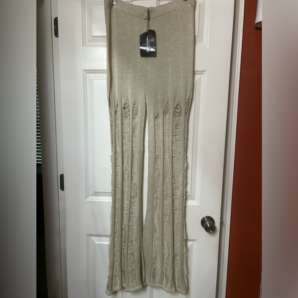 PrettyLittleThing Distressed Leg Trouser